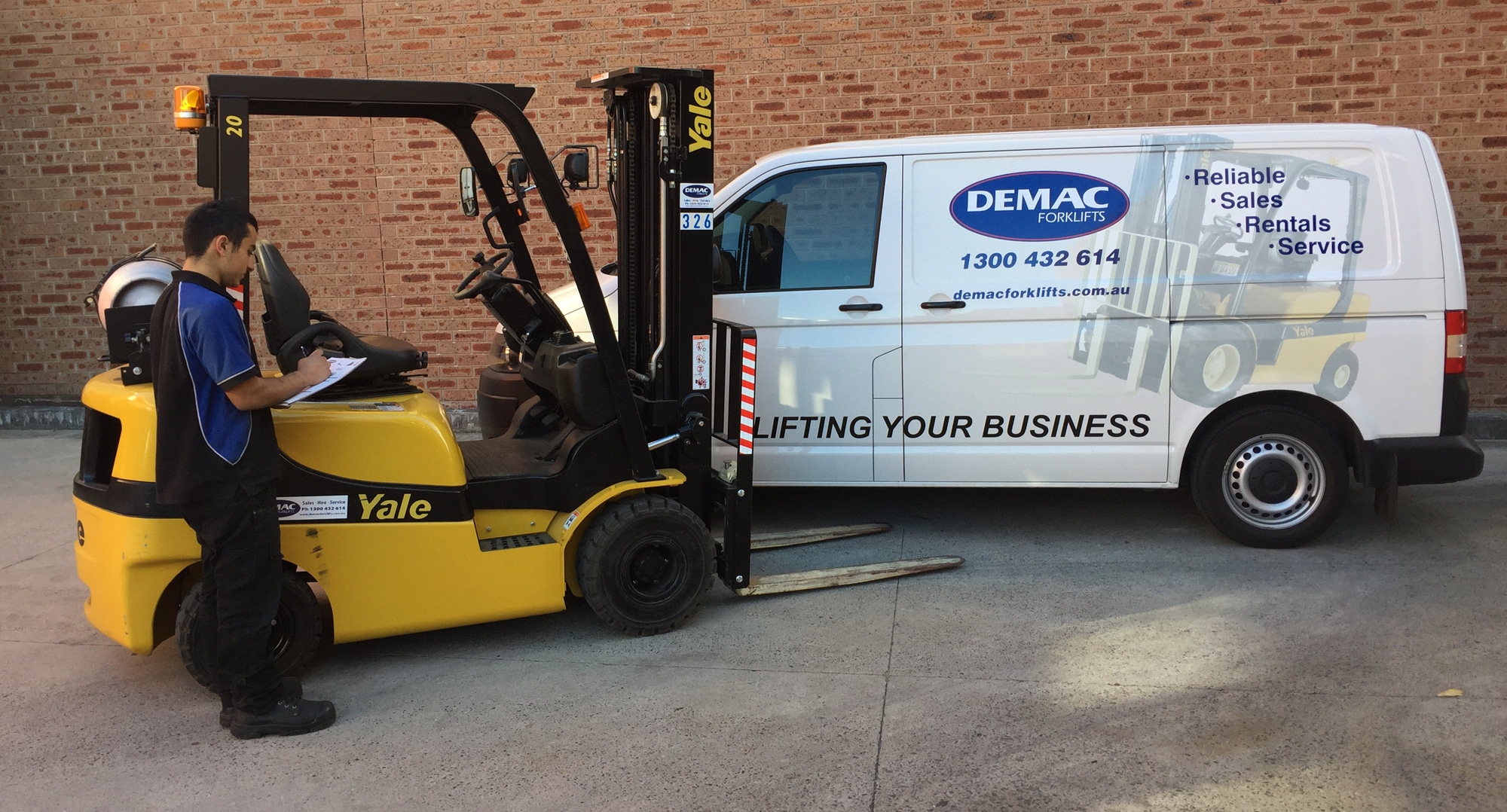 Home Demac Forklifts